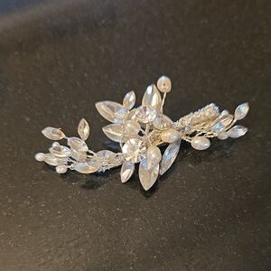 Elegant Silver and Pearl Hair Clip